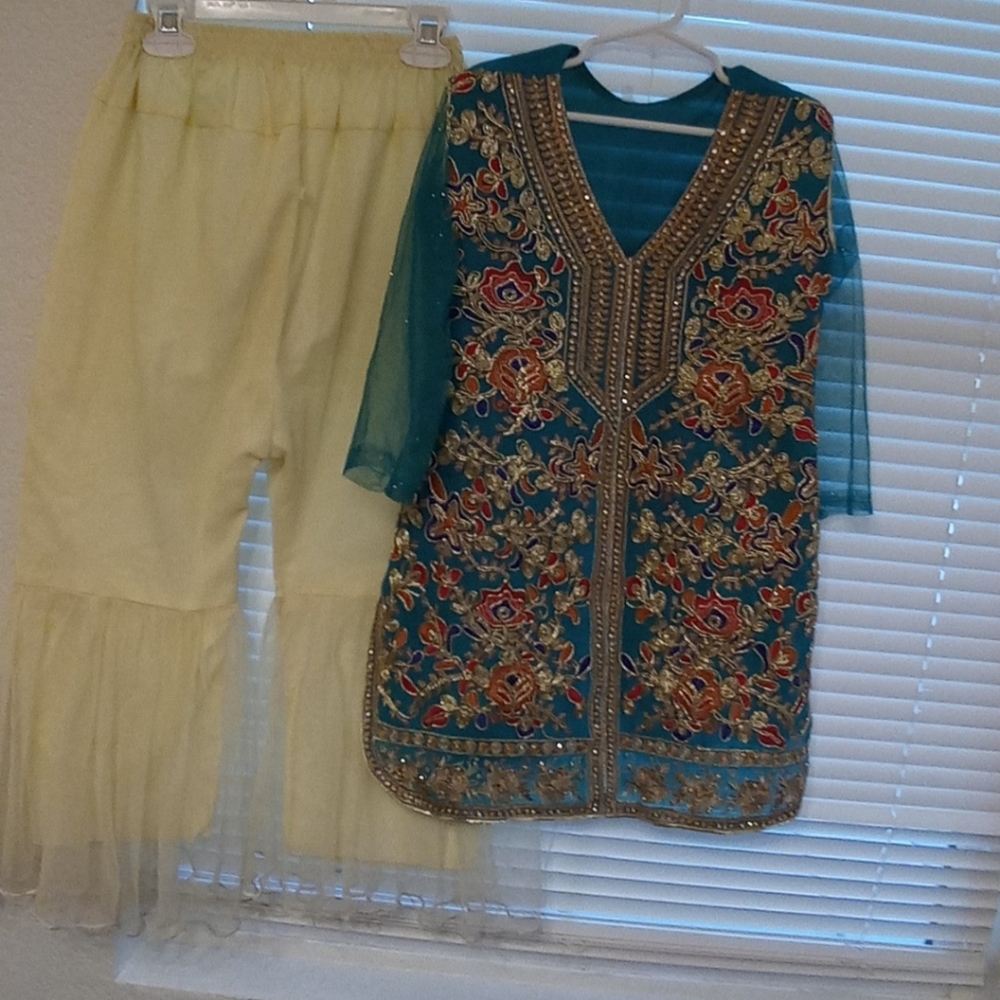 Pakistani/indiam girls dresses bundle